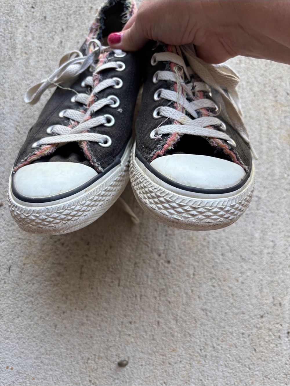 Converse Black Canvas LowTop Women's Sneakers with Frayed multi color Trim 7m/9w - Picture 4 of 9